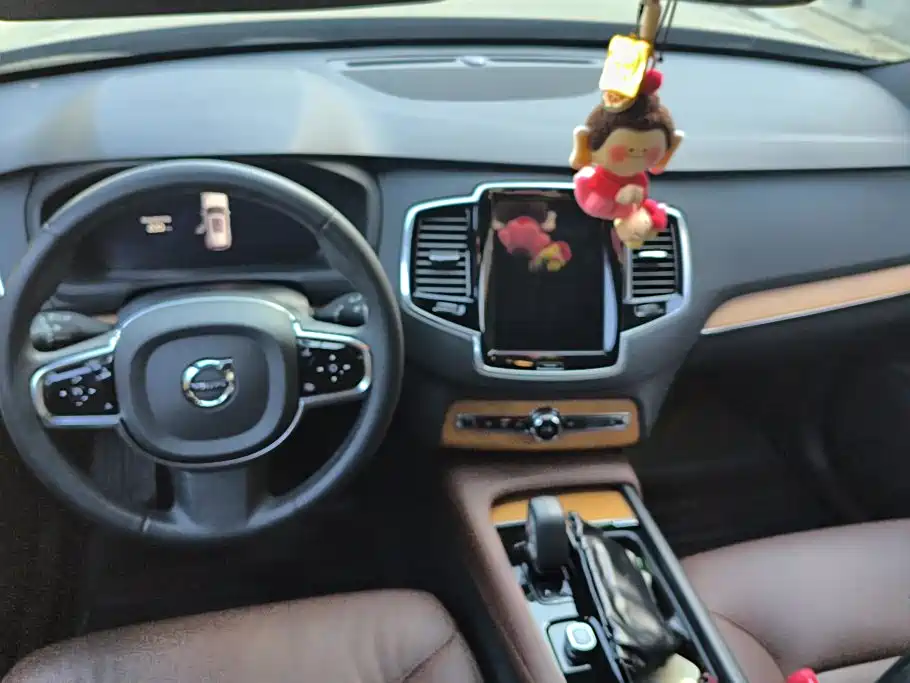 Volvo XC90 — миниатюра 12