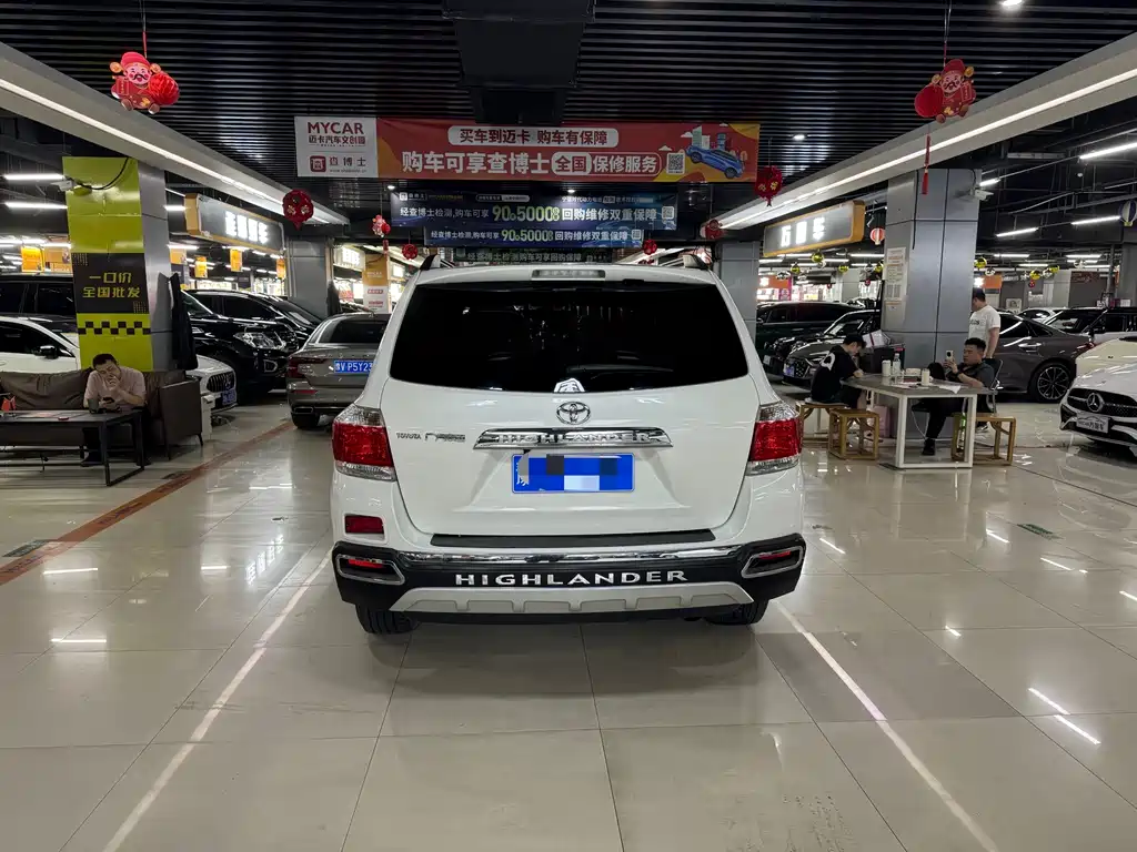Toyota Highlander 2012 2.7L 5 мест Elite