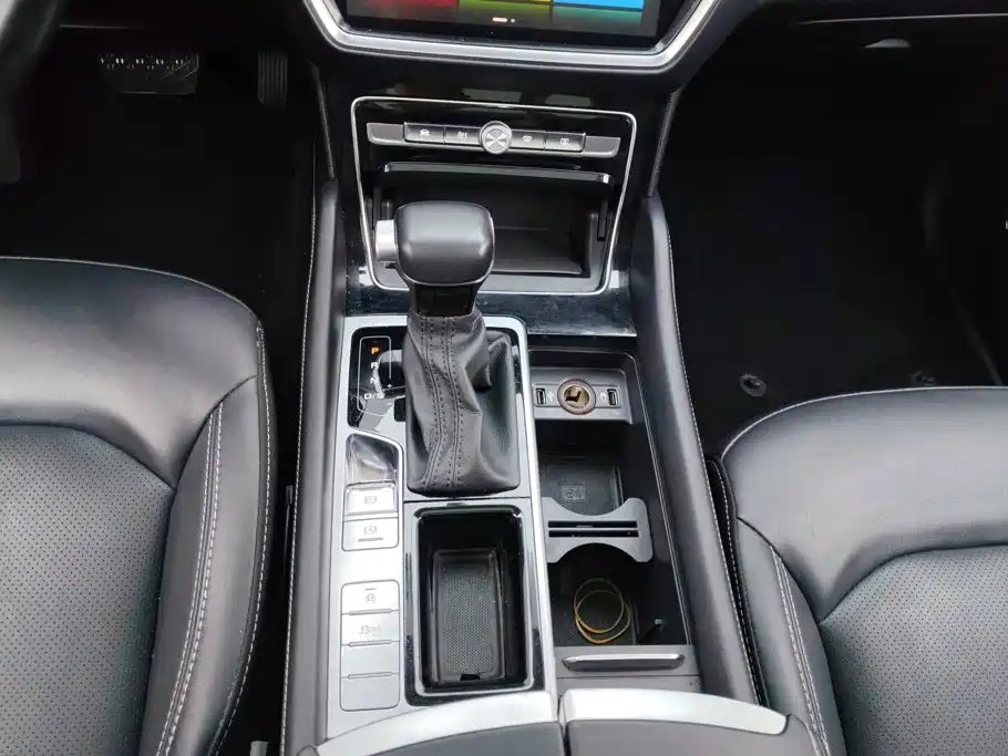 Roewe RX8 — миниатюра 16