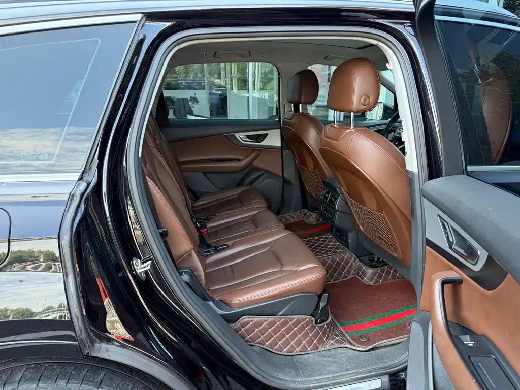 Audi Q7 — миниатюра 6