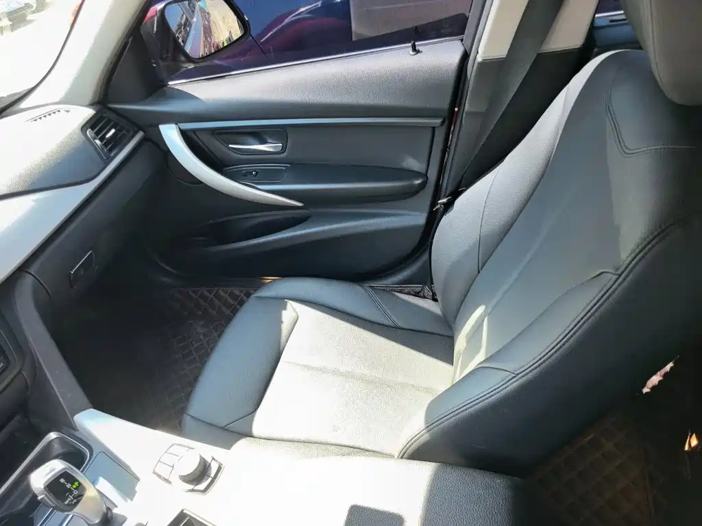 BMW 3 Series — миниатюра 10