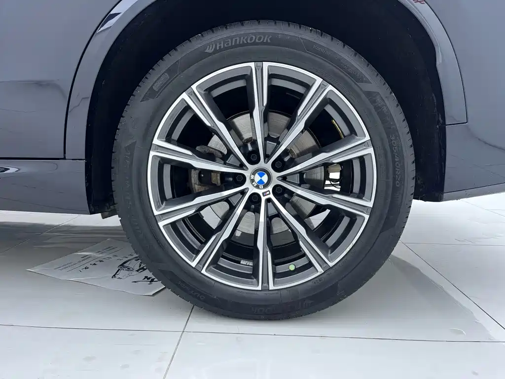 BMW X5 2022 xDrive 30Li Premium M Sport