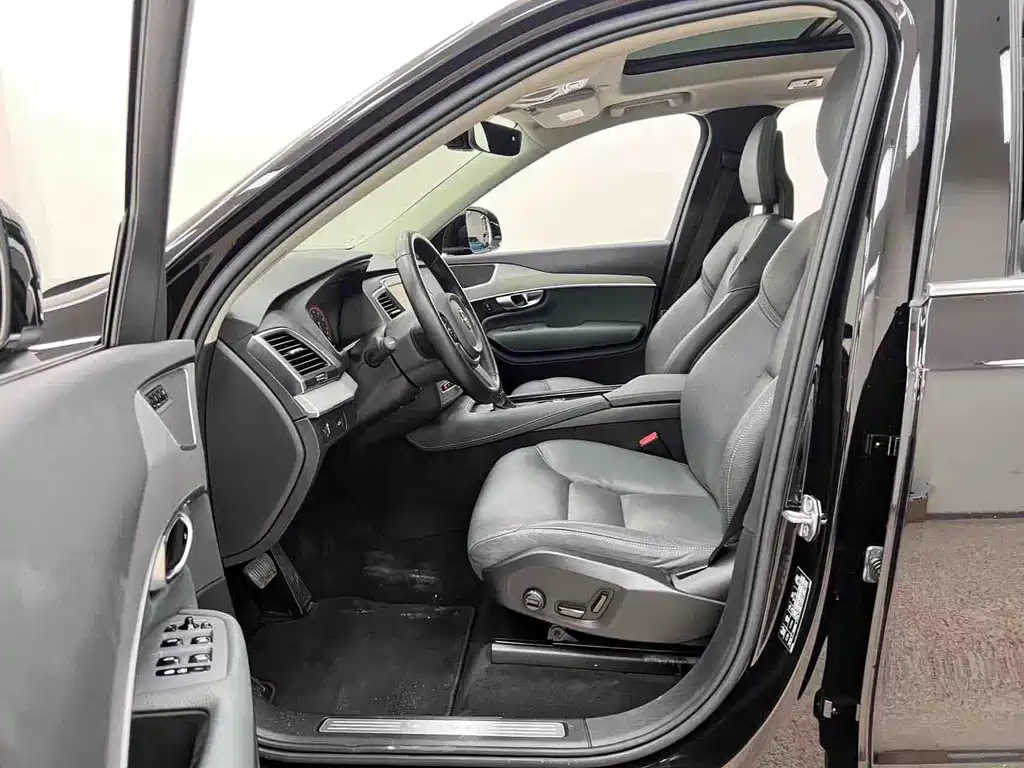 Volvo XC90 2020 T5 Luxury 5 мест
