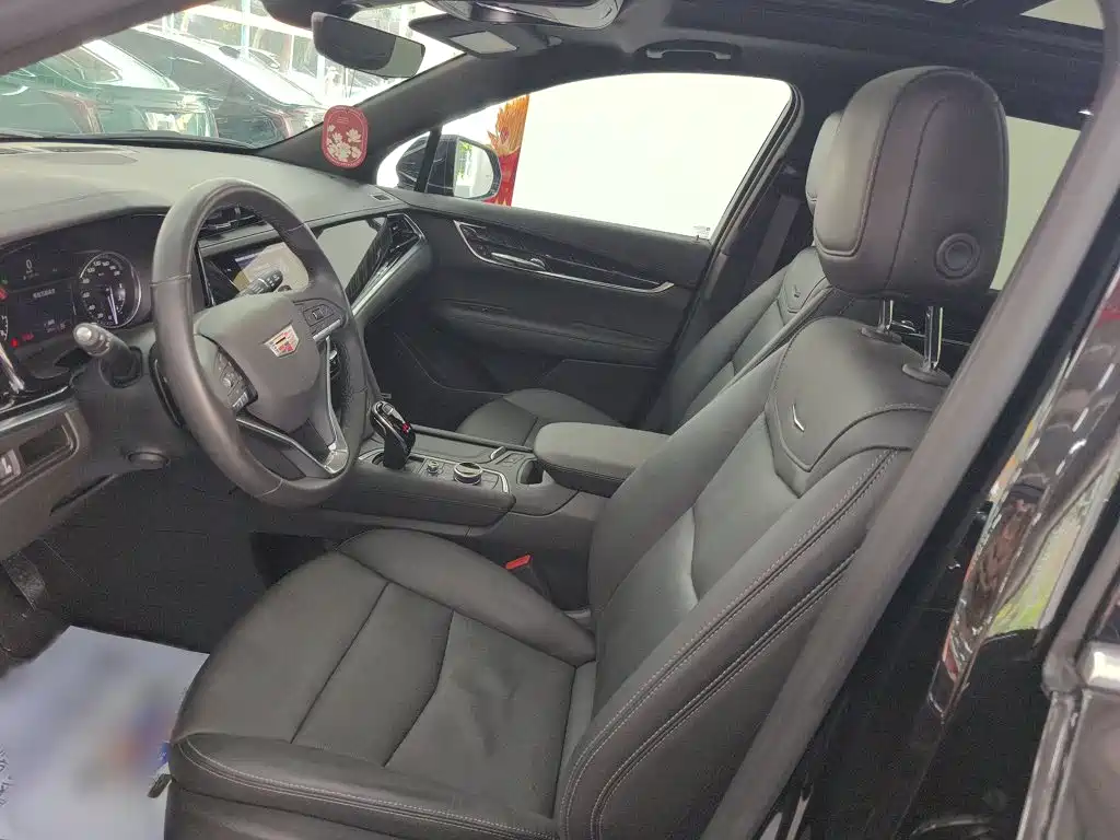 Cadillac XT6 2022 2.0T мест Luxury Standard