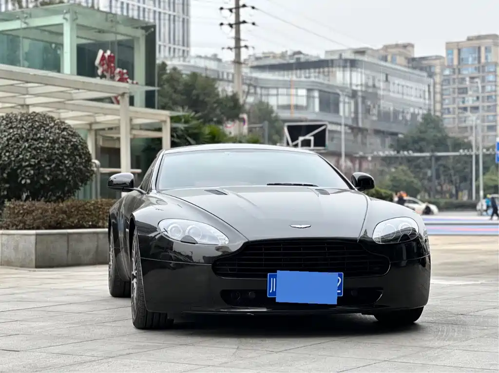 Aston Martin V8 Vantage 2011 4.7L Sportshift Coupe
