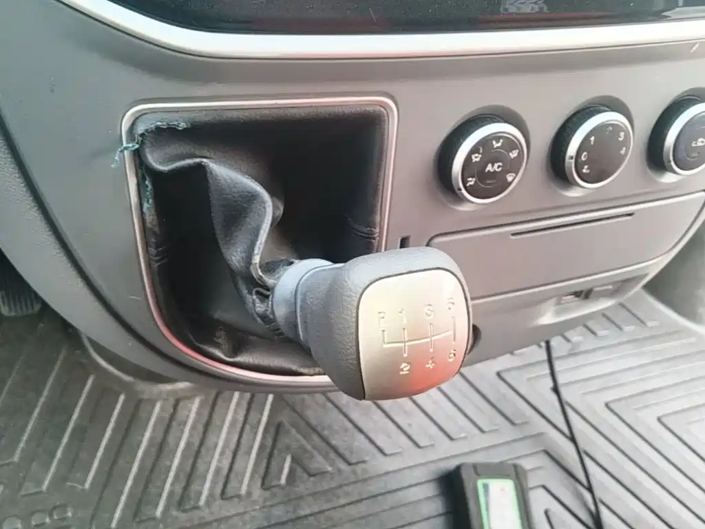 MAXUS V80 — миниатюра 14