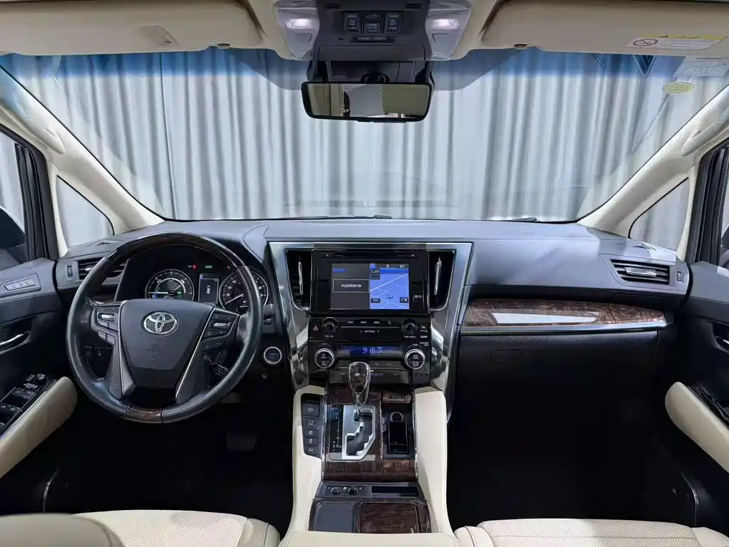 Toyota Vellfire 2019 2.5L HV Luxury