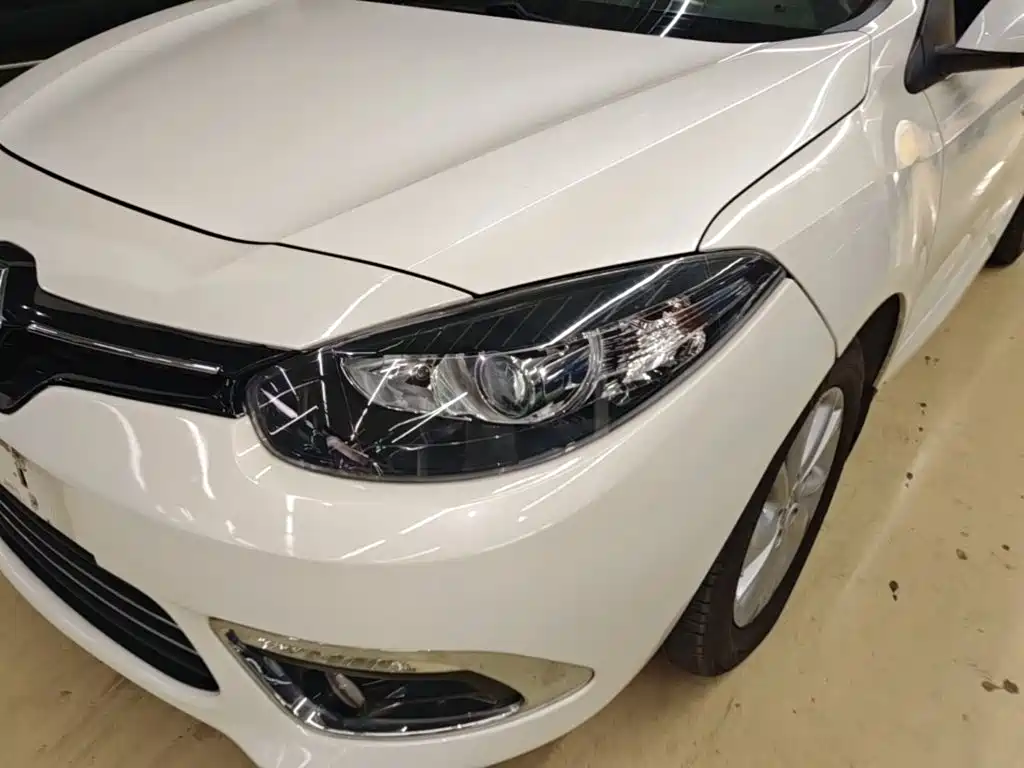 Renault Fluence — миниатюра 24