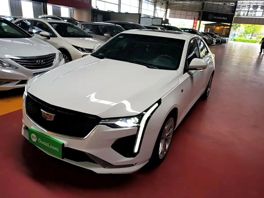 Cadillac CT4 2021