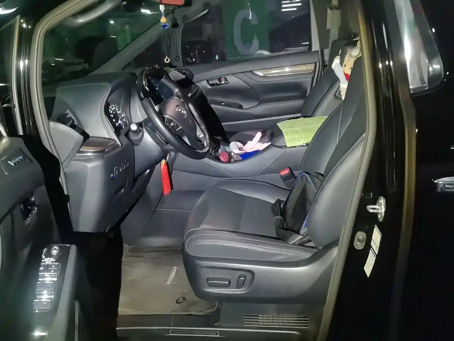 Toyota Vellfire — миниатюра 9