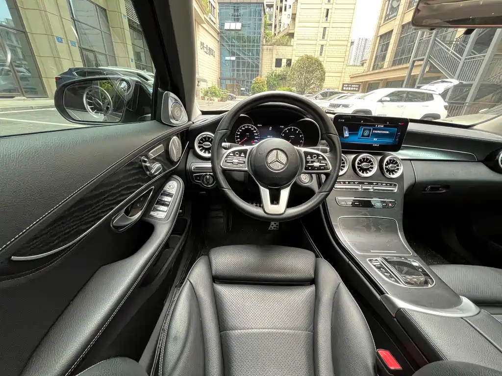 Mercedes-Benz C-Class — миниатюра 12