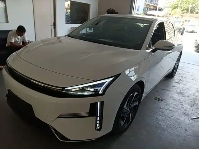 Geely Galaxy L6