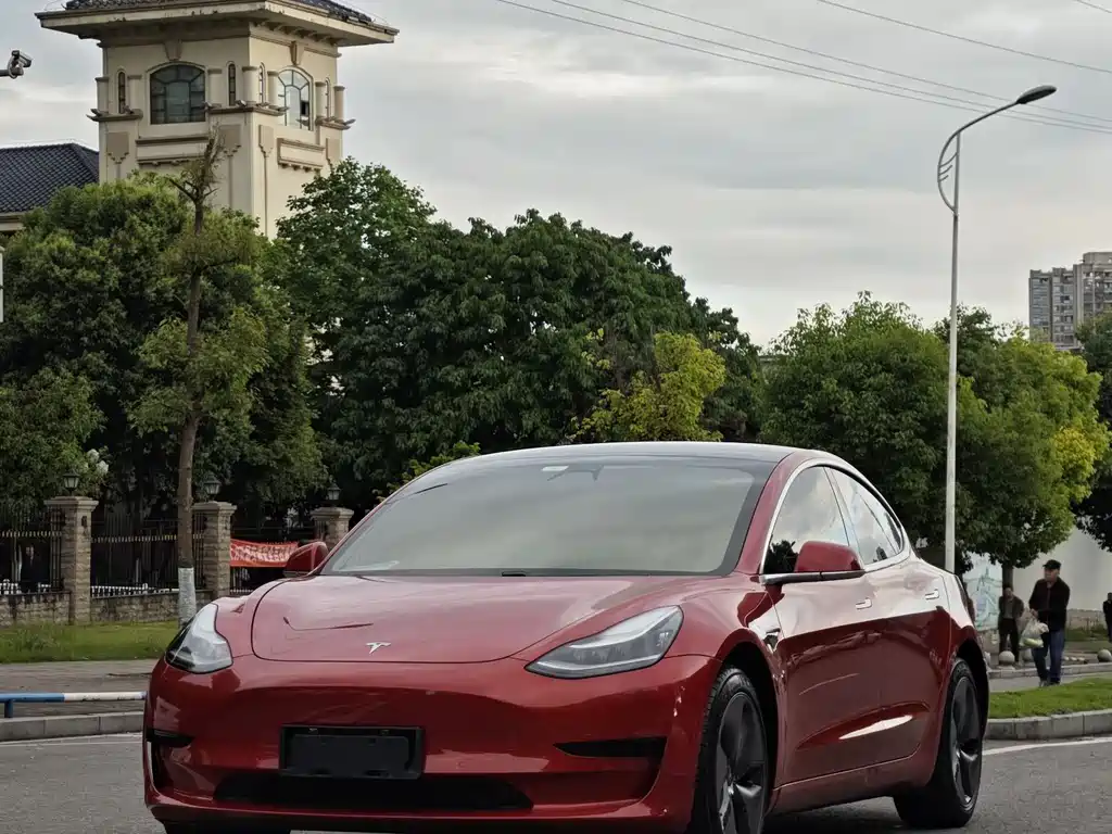 Tesla Model 3 2020
