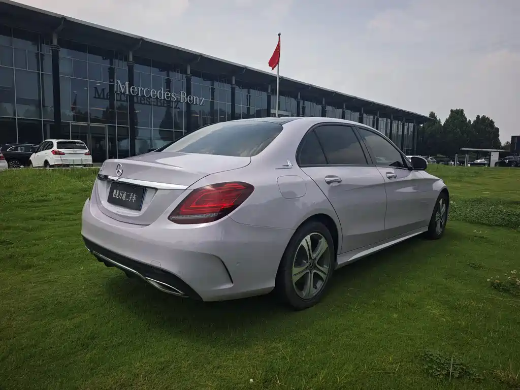 Mercedes-Benz C-Class — миниатюра 7