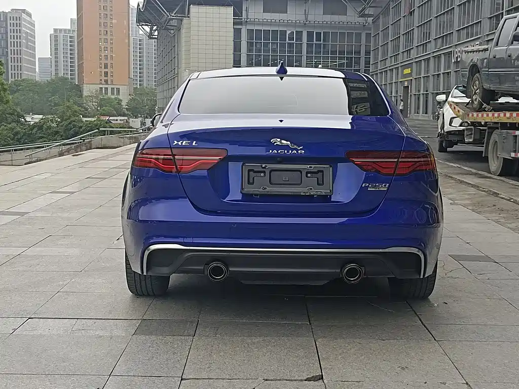 Jaguar XEL - фото 7
