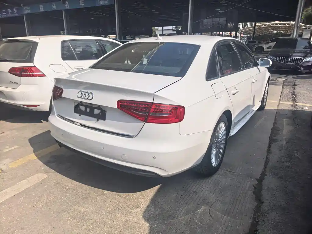 Audi A4L 2015 35 TFSI AT Comfort