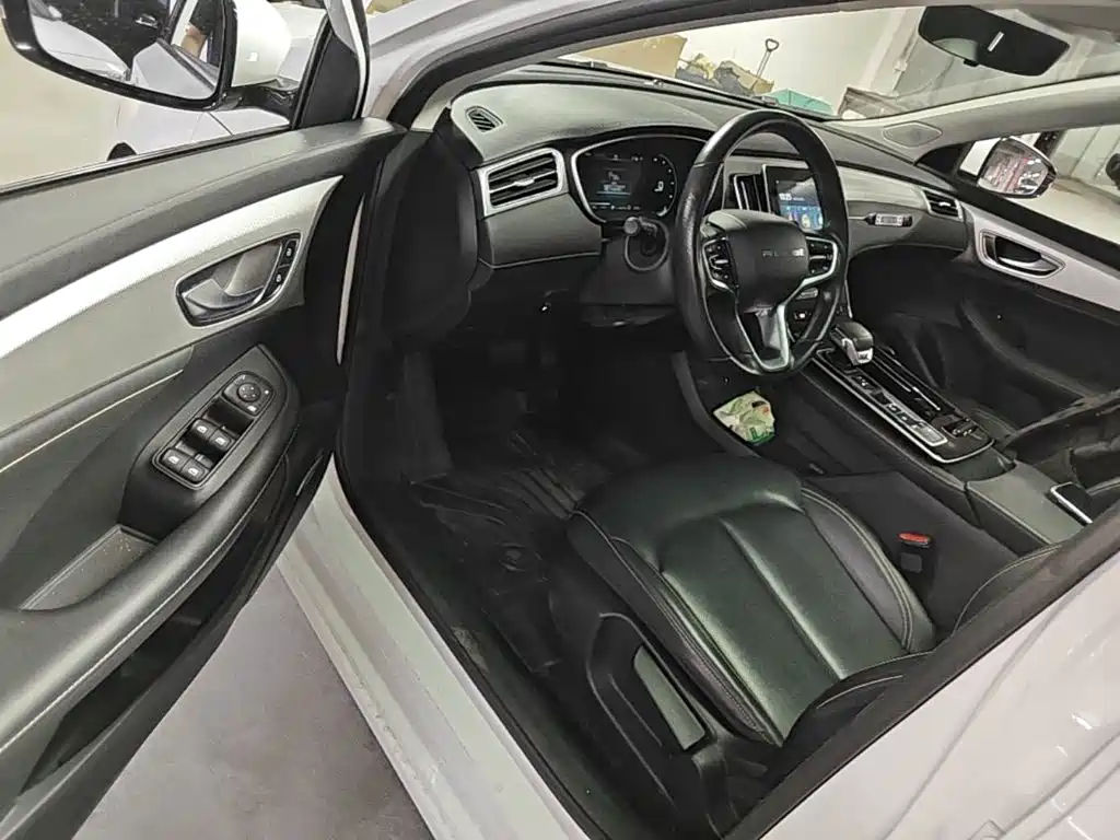 Roewe i6 MAX New Energy — миниатюра 16
