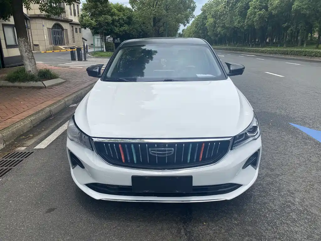 Geely Emgrand 2023