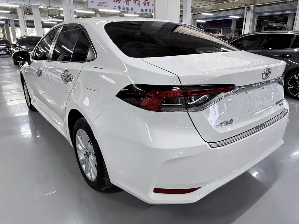 Toyota Corolla - фото 18