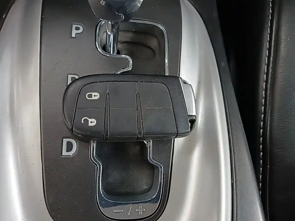 Dodge Journey — миниатюра 9