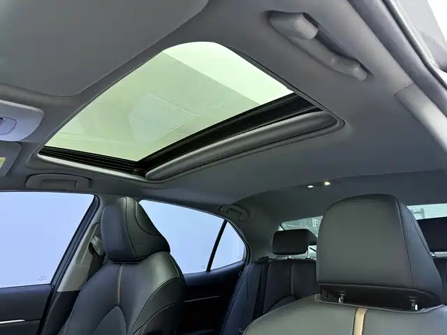 Toyota Camry — миниатюра 14