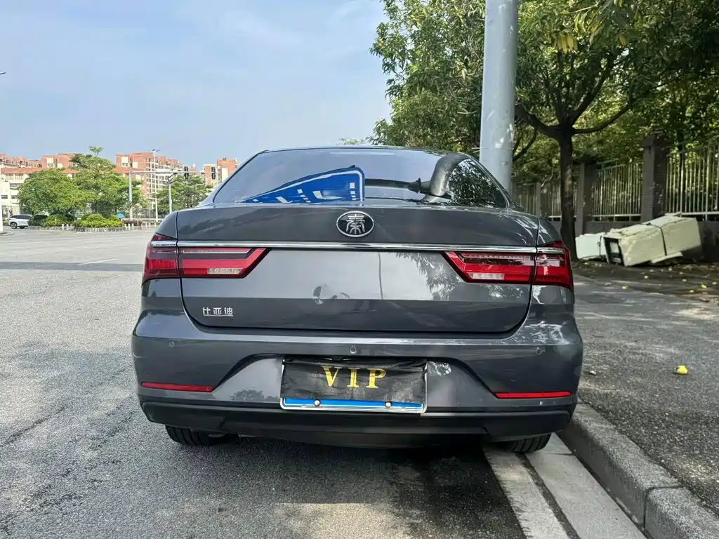 BYD Qin — миниатюра 8