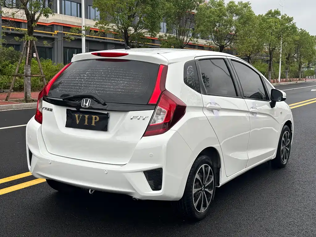 Honda Fit — миниатюра 9