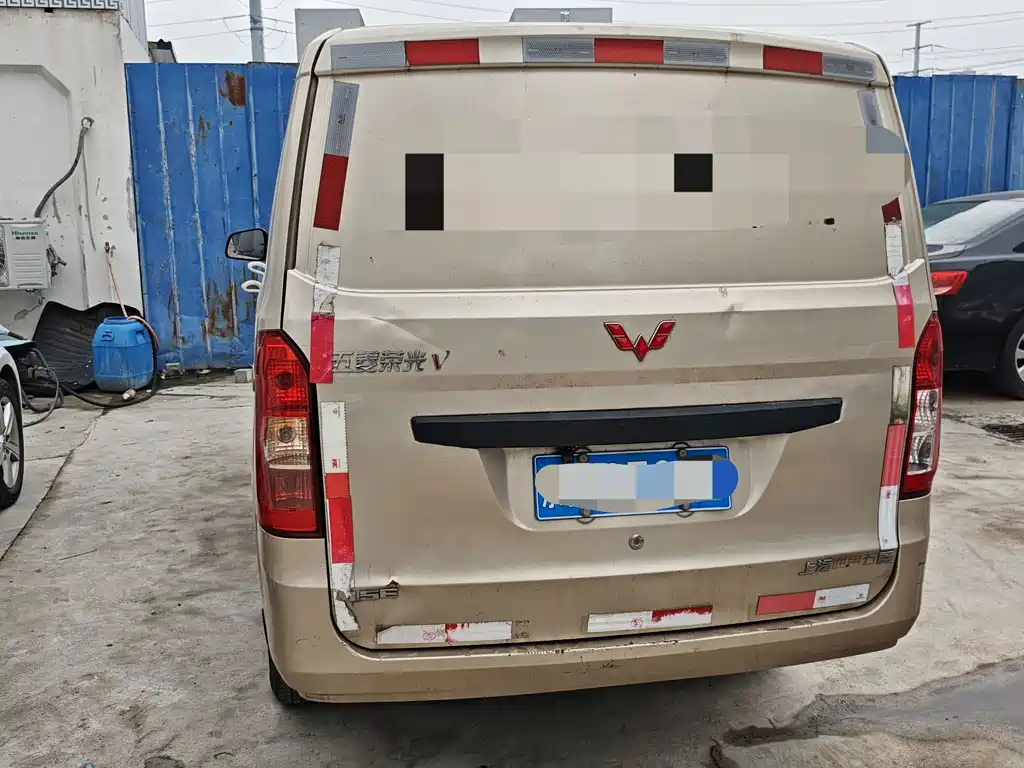 Wuling Rongguang V — миниатюра 5