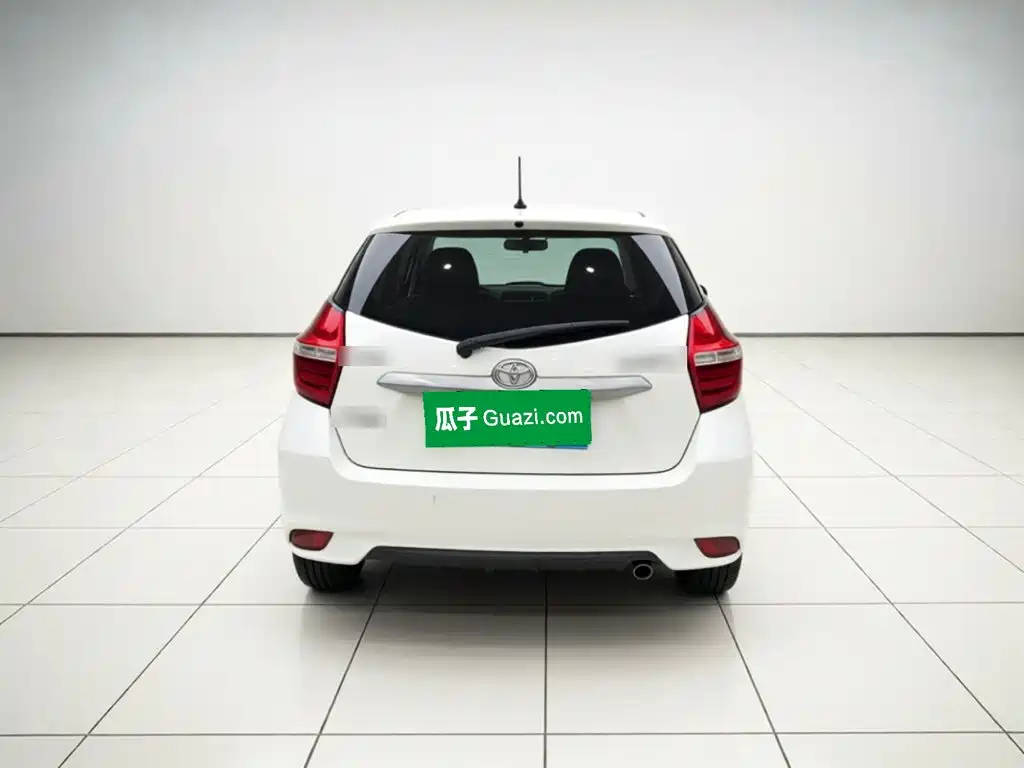Toyota Yaris L — миниатюра 5