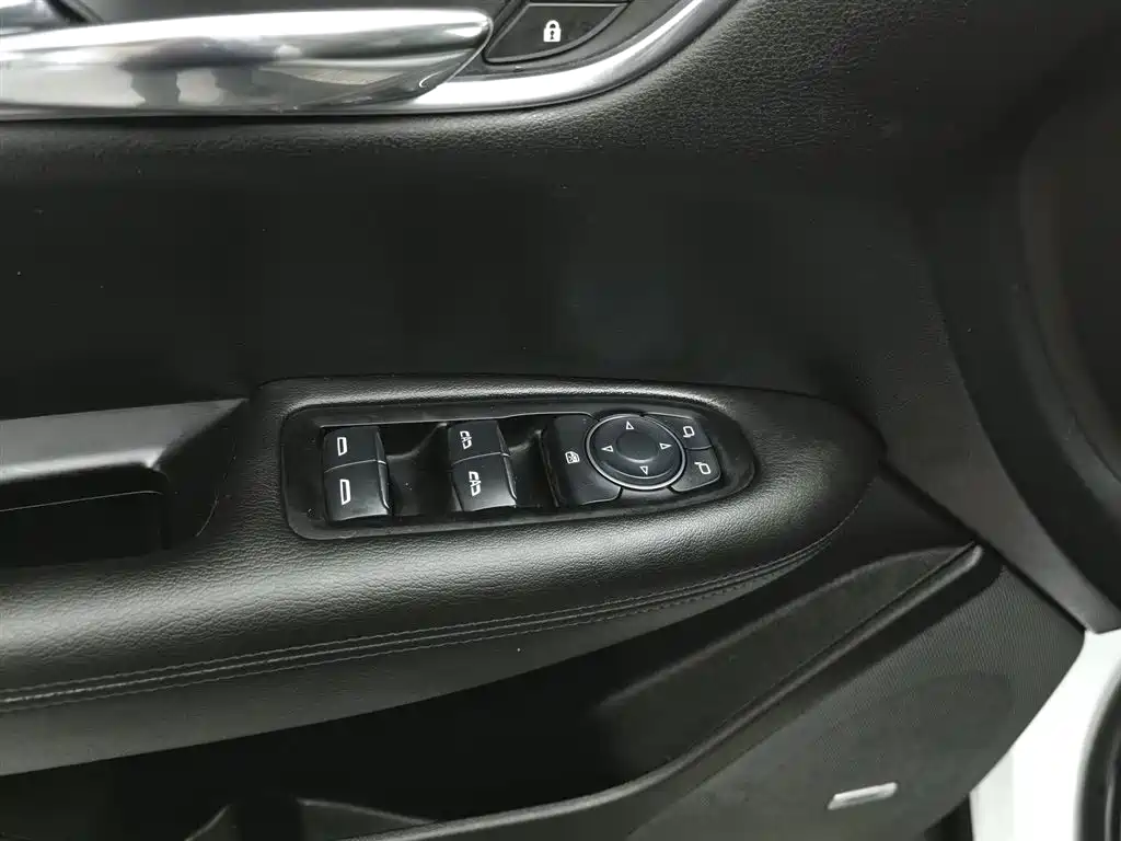 Cadillac XT5 2018 28E