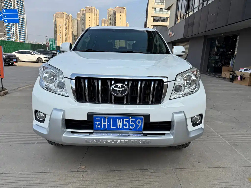 Toyota Land Cruiser Prado 2010 2.7L AT Standard