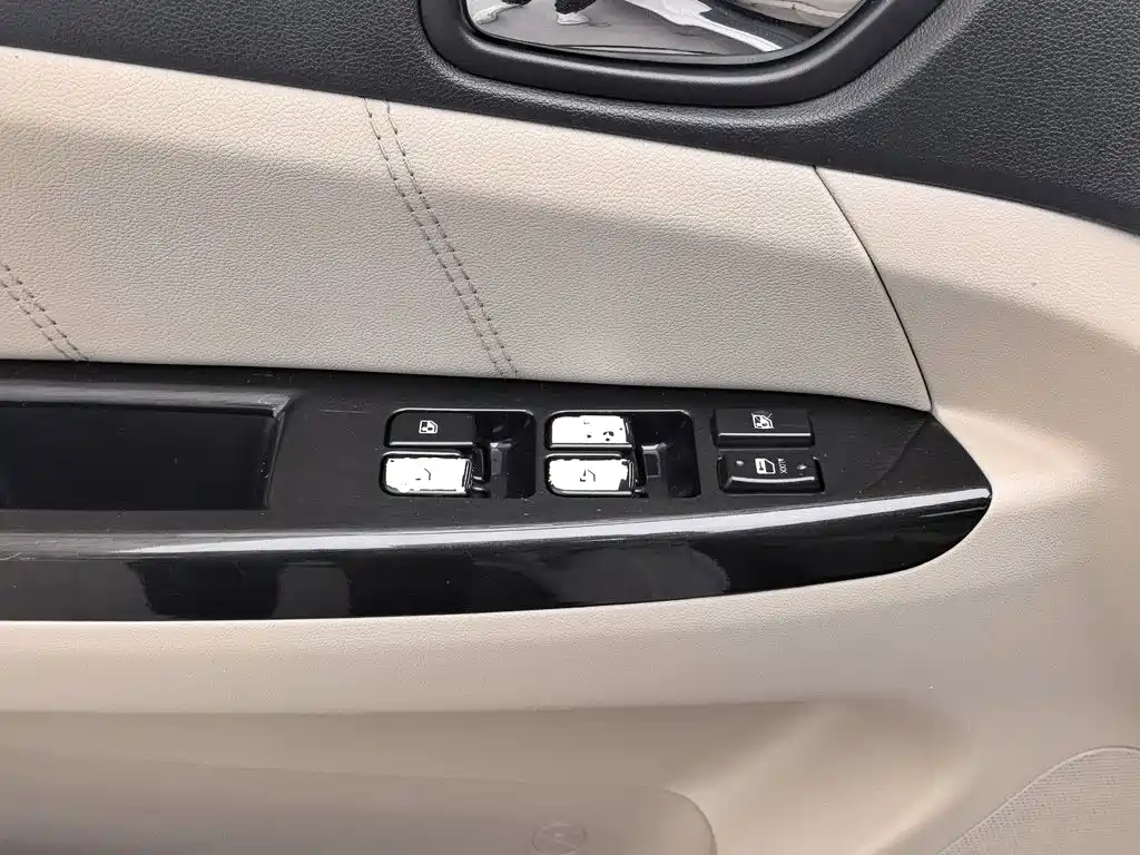 Changan Eado — миниатюра 9