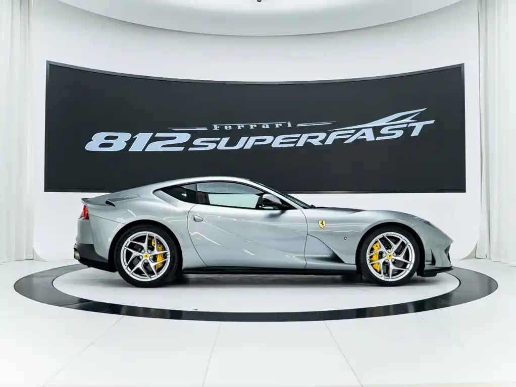 Ferrari 812 — миниатюра 6