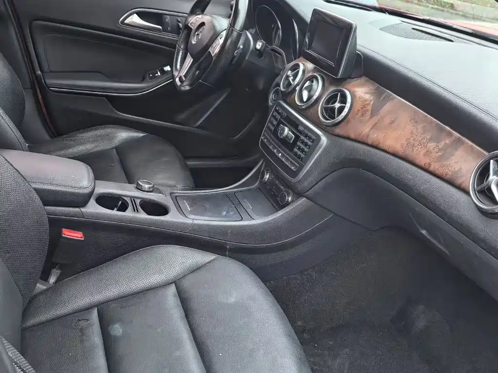 Mercedes-Benz GLA (Import) — миниатюра 8