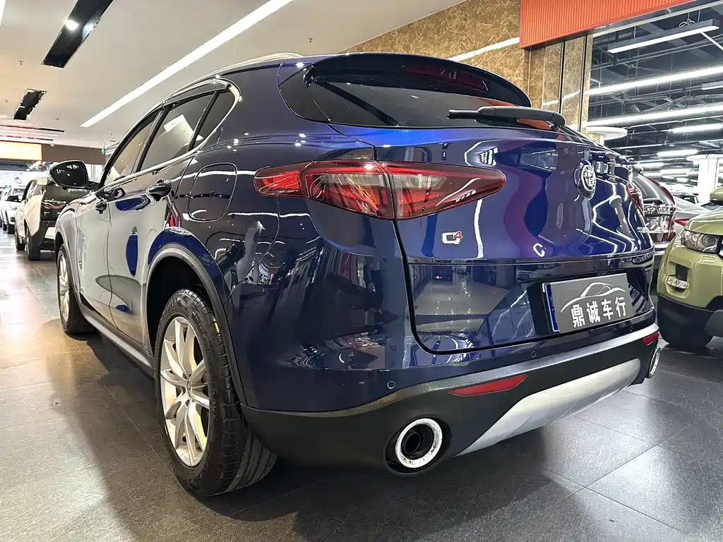 Alfa Romeo Stelvio — миниатюра 5