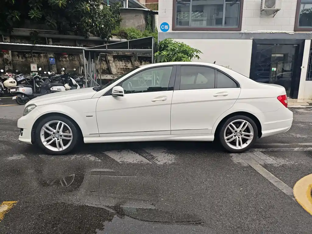 Mercedes-Benz C-Class C 2013 C 260 Fashion Grand Edition