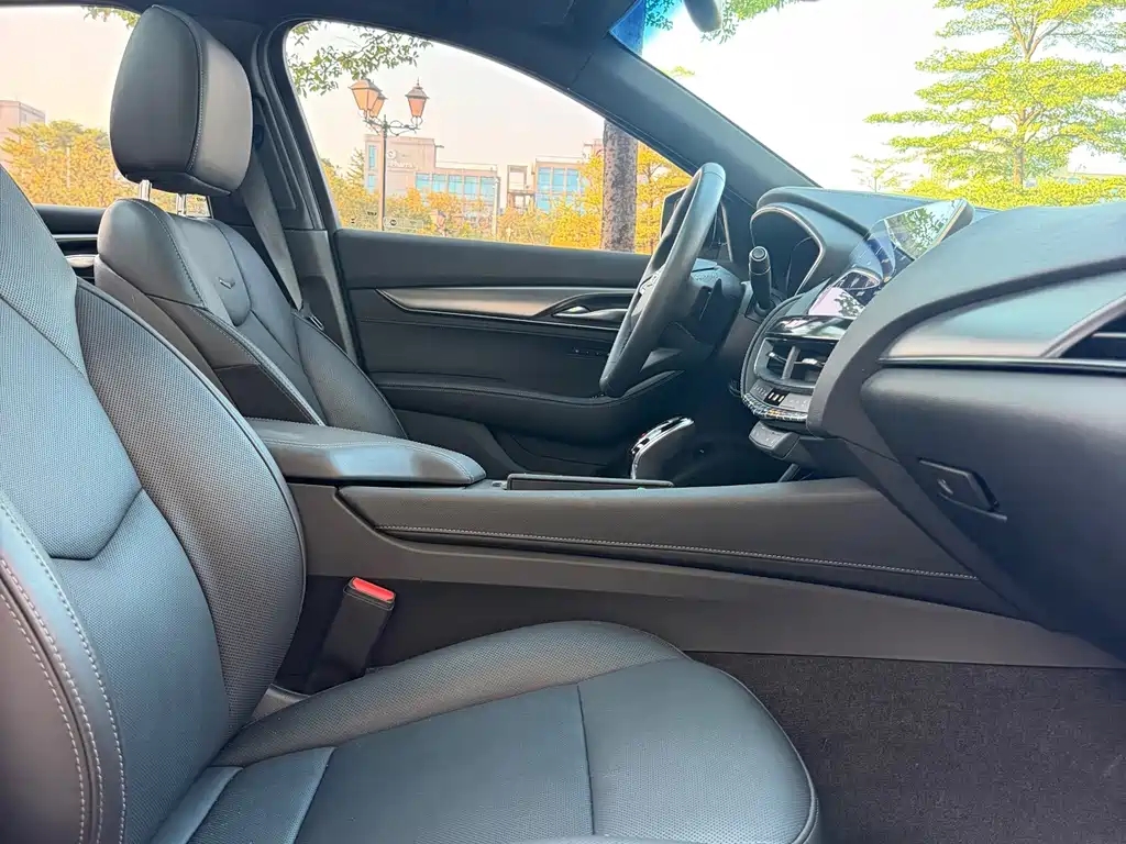 Cadillac CT5 — миниатюра 10
