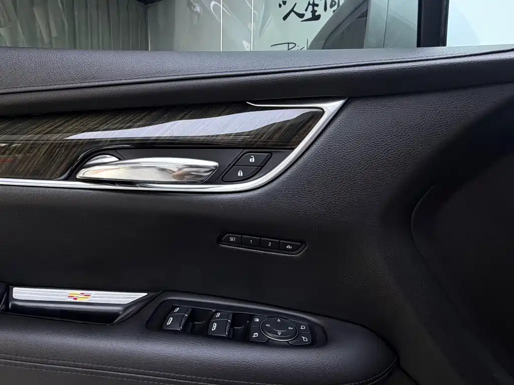 Cadillac XT5 — миниатюра 11
