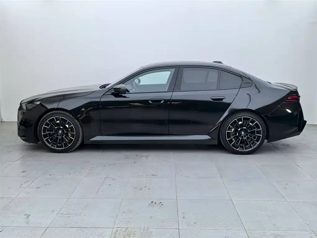 BMW M5 2025 M5