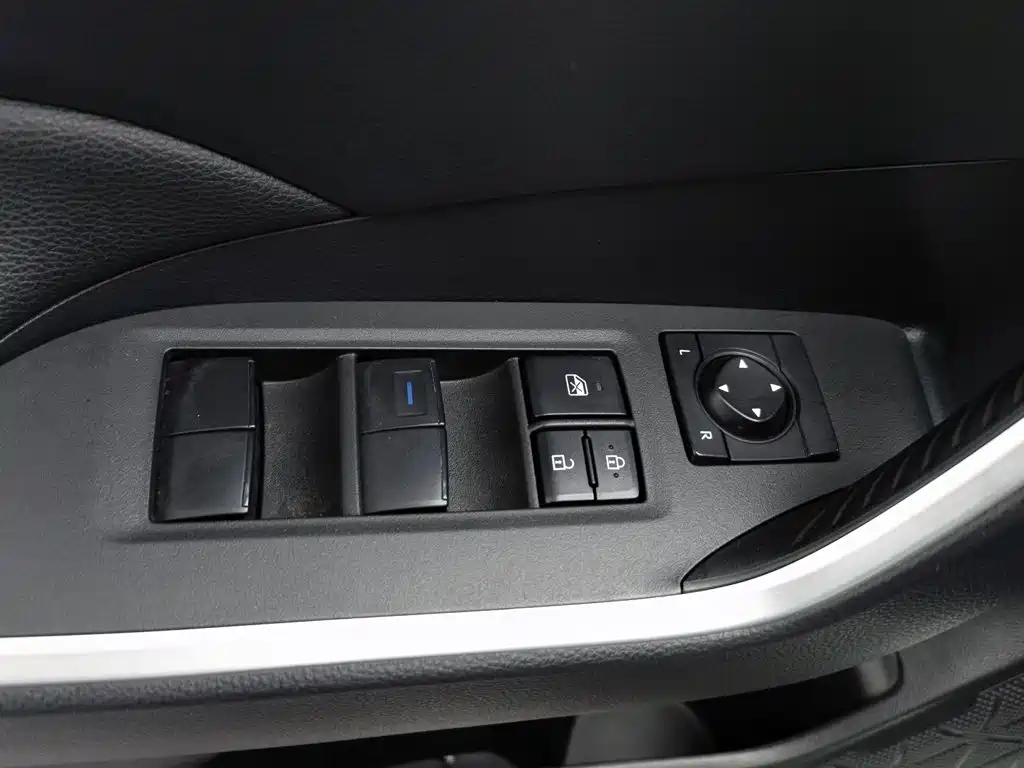 Toyota Wildlander New Energy — миниатюра 9