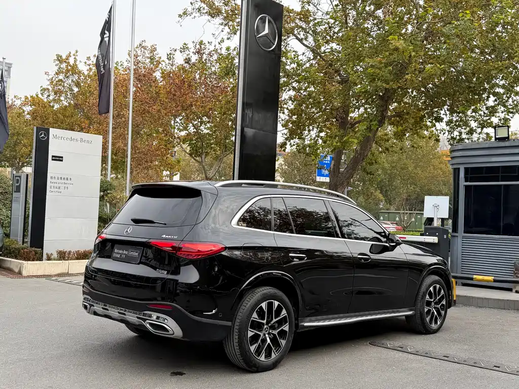 MERCEDES-BENZ GLC