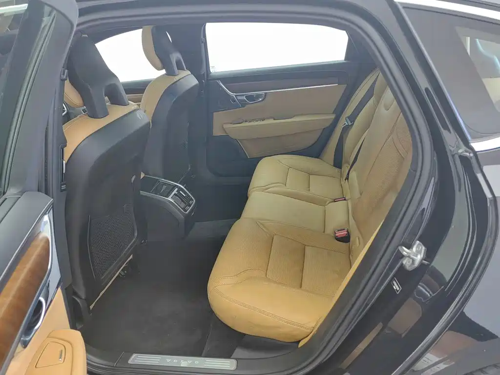Volvo S90 — миниатюра 15