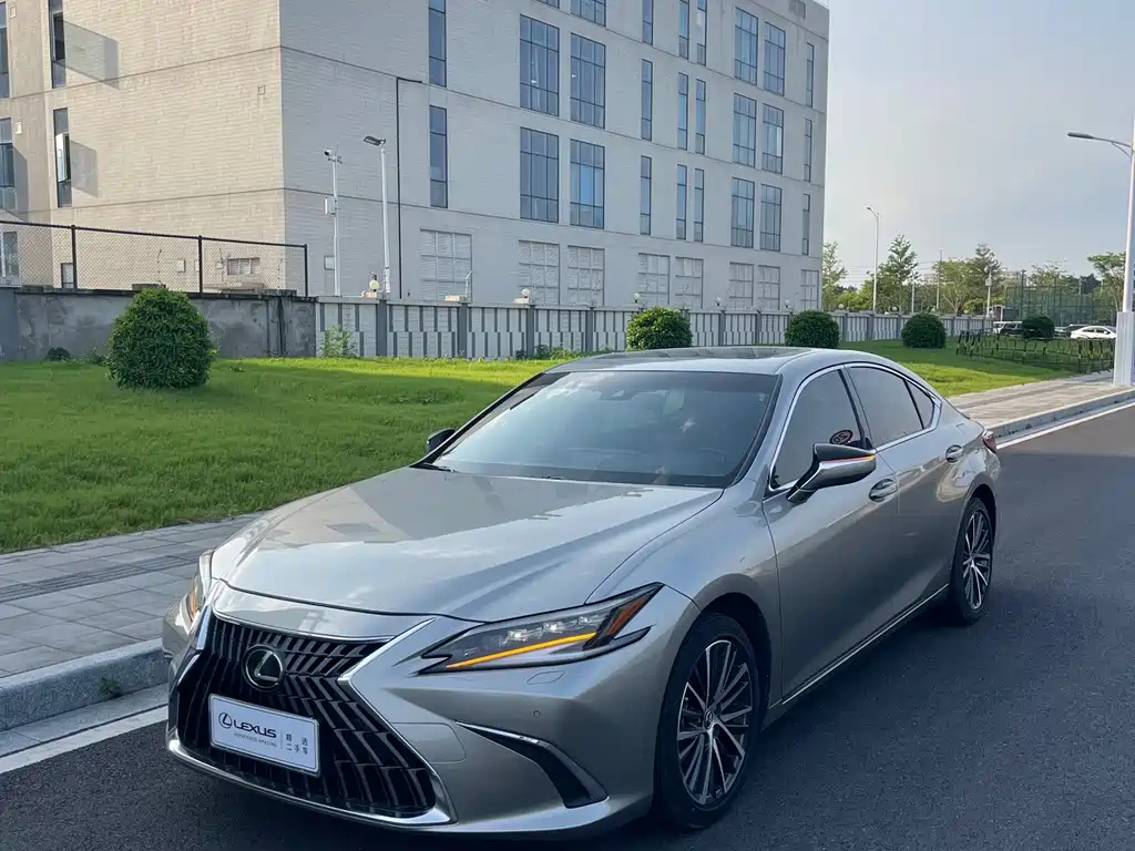 2023 Lexus ES - zdjęcie 1 z 8