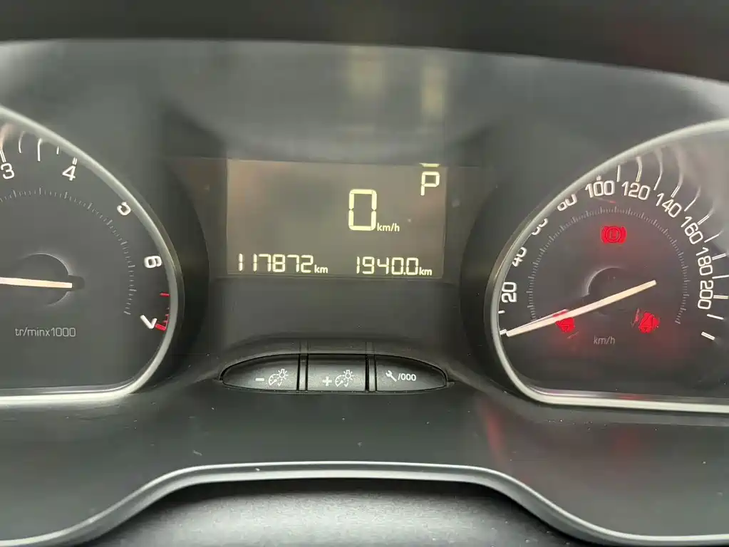 Peugeot 2008 — миниатюра 12