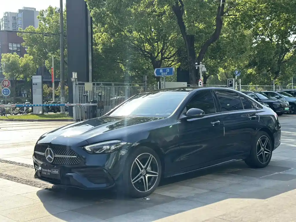 Mercedes-Benz C-Class 2024