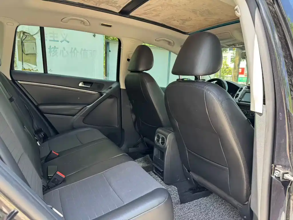 Volkswagen Tiguan 2015 1.8TSI AT