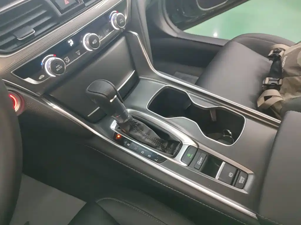 Honda Accord — миниатюра 14