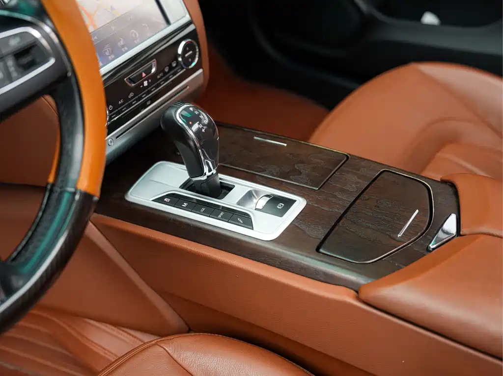 Maserati Quattroporte — миниатюра 17