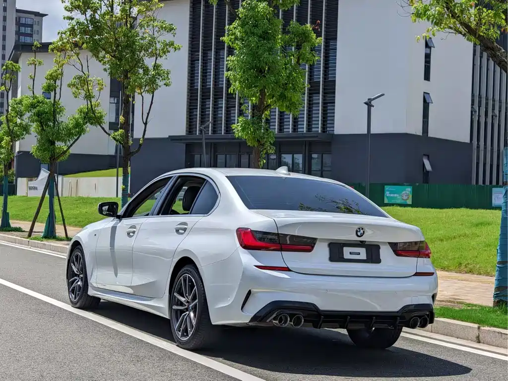BMW 3 Series — миниатюра 3