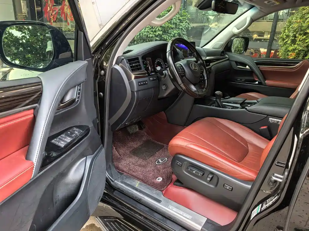 Lexus LX — миниатюра 4
